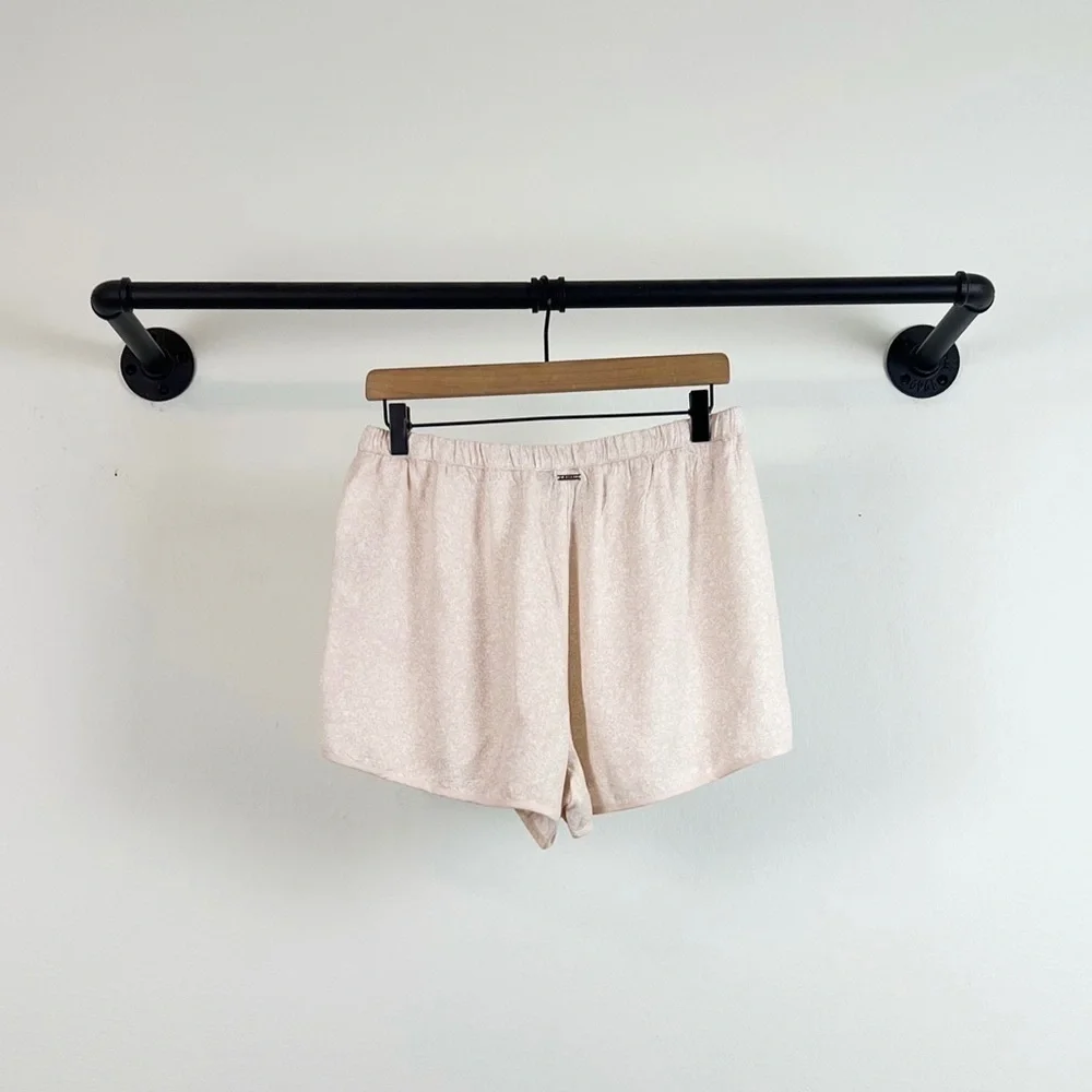 NWT Volcom Static Bloom Pull On Shorts Cream